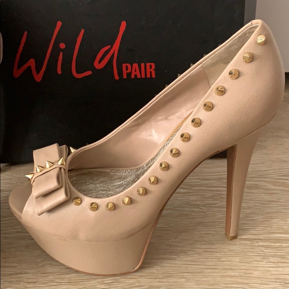 Platform Heels - Picture 2 of 5